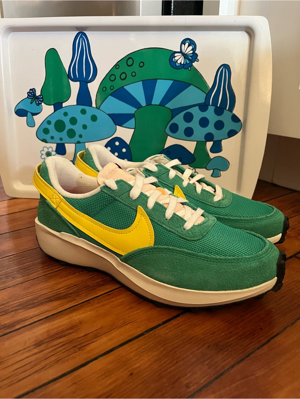 Women’s 9 Green and Yellow Athletic Nike Sneakers Never Worn